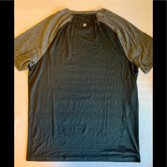 Men’s Lululemon short sleeve Henley - Picture 1 of 3